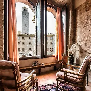 The Artists' Tower - Amazing View From The Tower Apartment