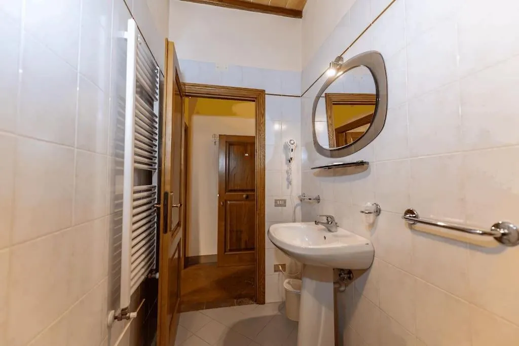 Centro Storico Elegante Suite, Wi-Fi & Comfort San Gimignano